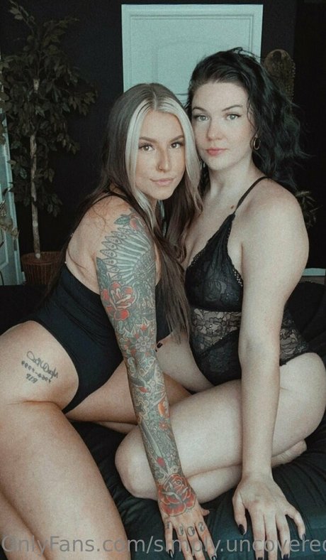 Alasti lekkinud OnlyFans-i pilt Simplyuncovered