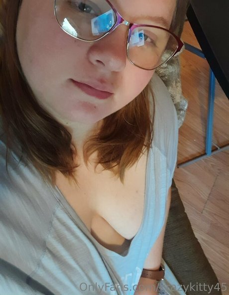 Foto di nudo di fuga di OnlyFans di Krazykitty45