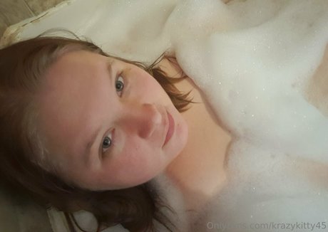 Nahá fotka uniklých OnlyFans od Krazykitty45