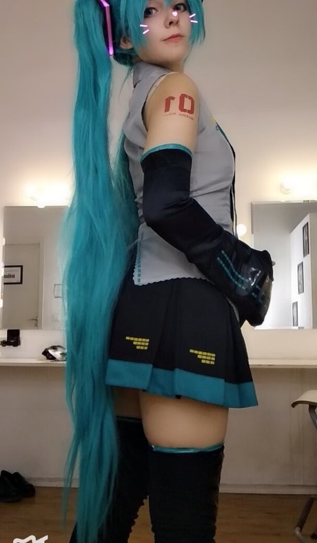 Saya Scarlet