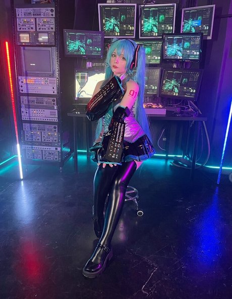 Saya Scarlet
