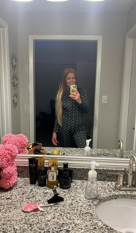 Latinafoxy69