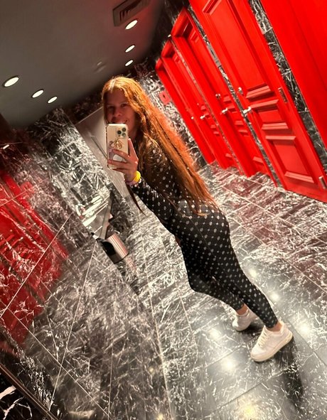Latinafoxy69