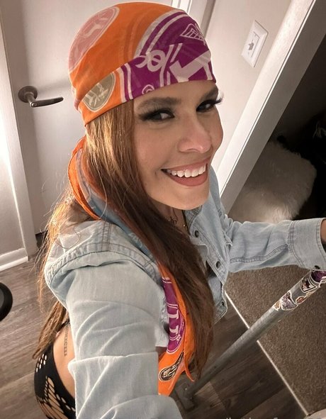 Latinafoxy69 OnlyFans
