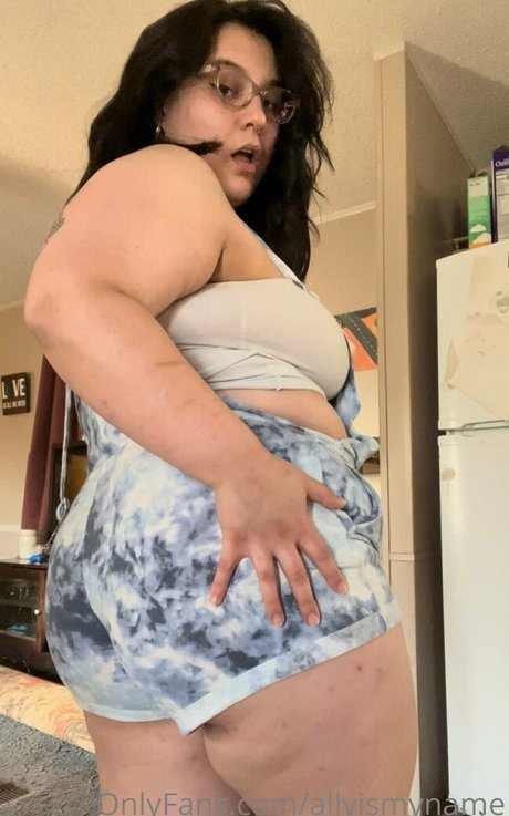 Naken lekkede OnlyFans-bilde av Allyismyname
