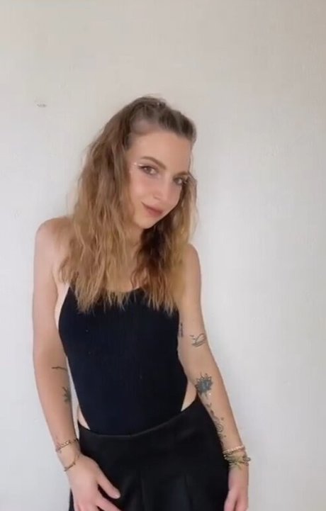 Foto desnuda filtrada de OnlyFans de Vixenemma
