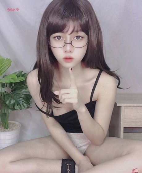 Nahá fotka uniklých OnlyFans od Violet Airis