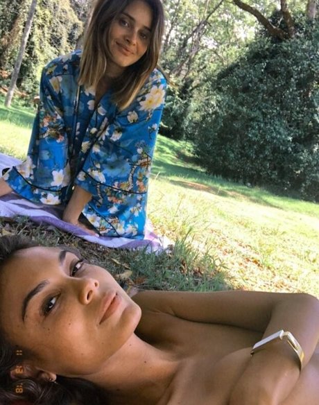 Nahá fotka uniklých OnlyFans od Nathalie Kelley