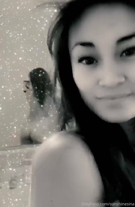 Naken lekkede OnlyFans-bilde av Sunshinesina