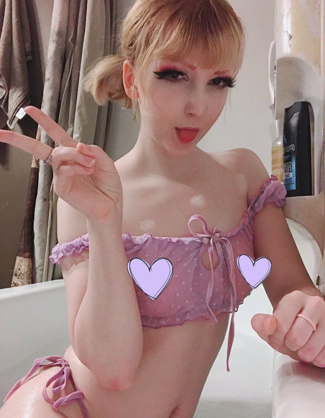 Nahá fotka uniklých OnlyFans od Honeybunnycos
