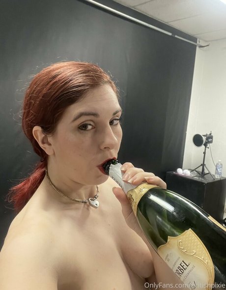 Naken lekkede OnlyFans-bilde av Britishpixie