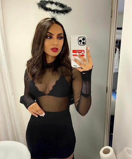 Naken läckt OnlyFans-bild av Nikkirai