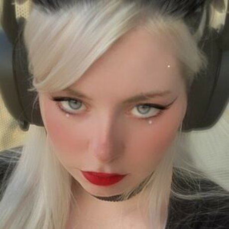 Naken lekkede OnlyFans-bilde av Alyatrosk