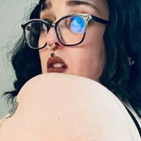 Mommyglutton
