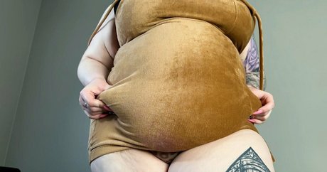 Alasti lekkinud OnlyFans-i pilt Mommyglutton