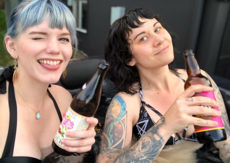 Naken läckt OnlyFans-bild av Holly Conrad