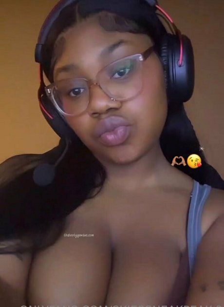 Nacktes geleaktes OnlyFans-Foto von Skiessneakpeak
