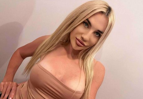 Alasti lekkinud OnlyFans-i pilt Alicedollyua