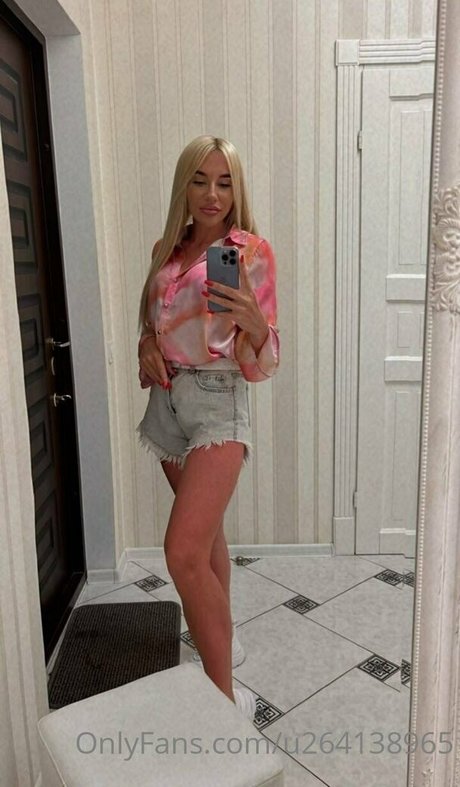 Nahá fotka uniklých OnlyFans od Alicedollyua