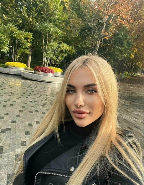 Alicedollyua OnlyFans