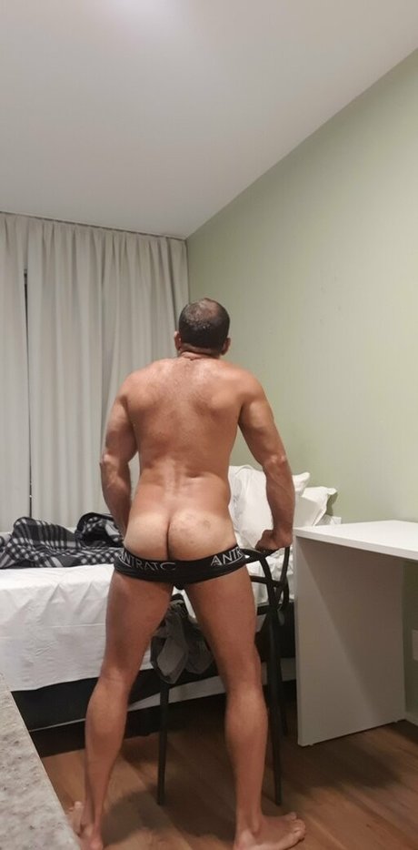 Naken lekkede OnlyFans-bilde av Jorginhokarioka21