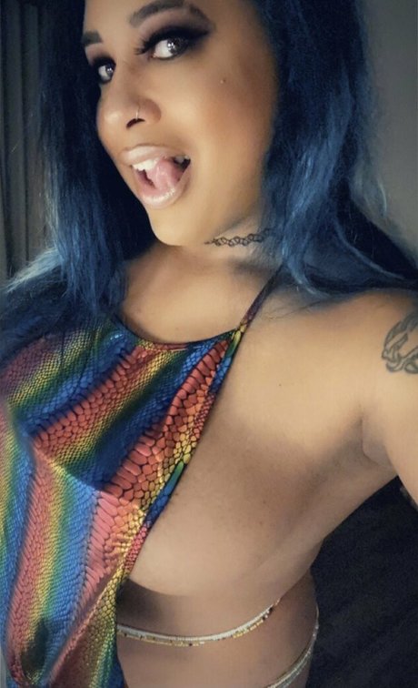 Nahá fotka uniklých OnlyFans od Nyla Rose