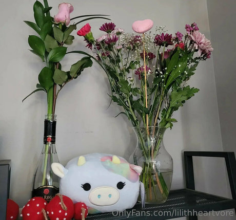 Naken läckt OnlyFans-bild av Lilithheartvore