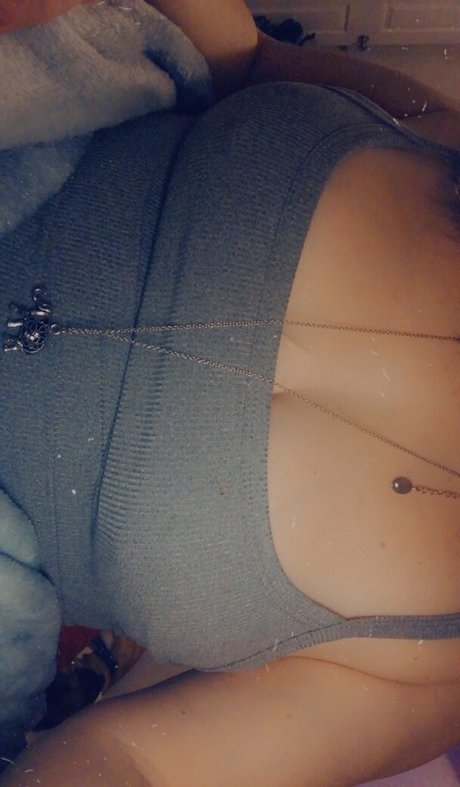 Naken lekkede OnlyFans-bilde av Moonmomma369