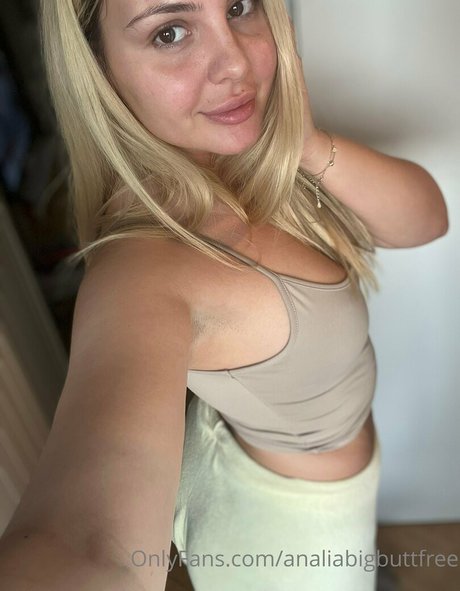 Analiabigbuttfree