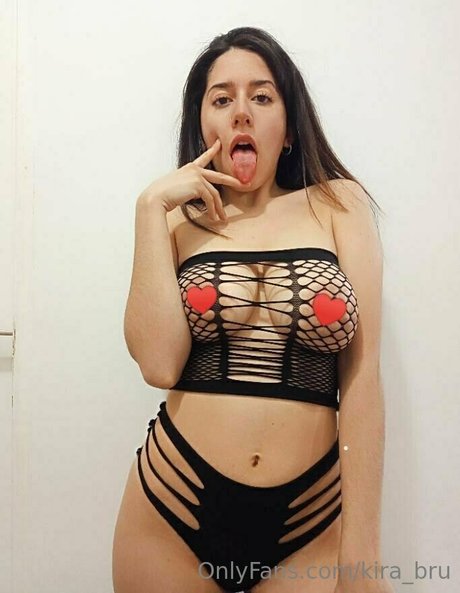 Kirabrunette1