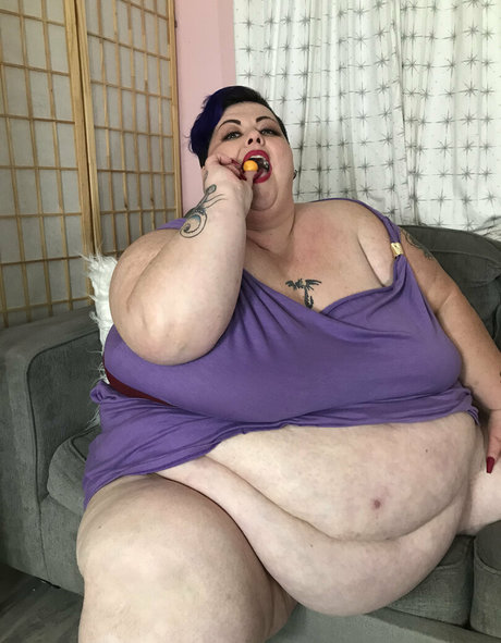 Nahá fotka uniklých OnlyFans od Reenayestarr