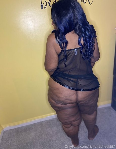 Cheekiifemme