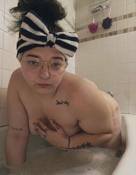 Alaston vuotanut OnlyFans-kuva Pipermedown