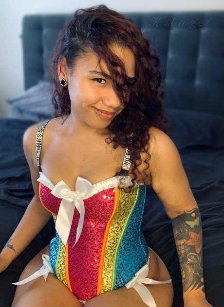 Alasti lekkinud OnlyFans-i pilt Kangelstardustxo