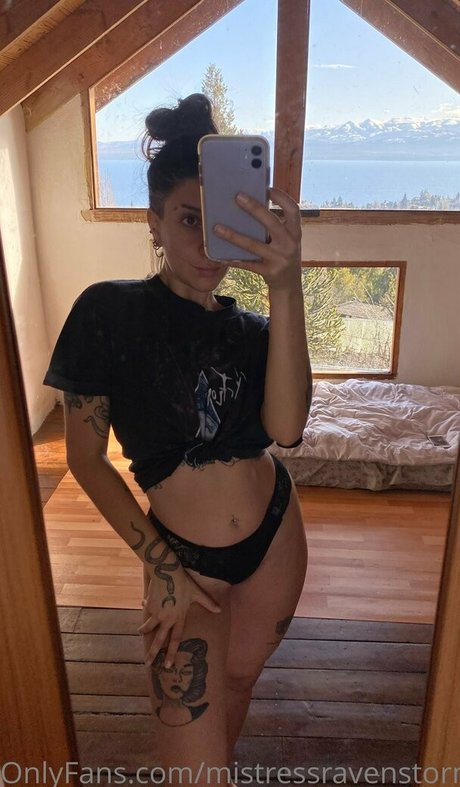 Nahá fotka uniklých OnlyFans od Mravenstorm