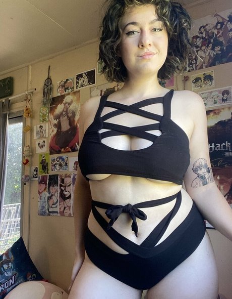Naken lekkede OnlyFans-bilde av Minniealiencos