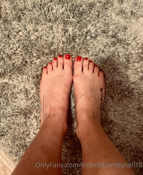 Blondebombshell18