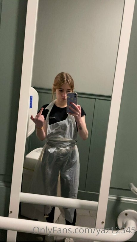 Naken läckt OnlyFans-bild av Yaz12345