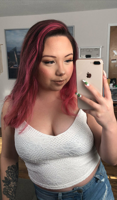 Naken läckt OnlyFans-bild av Haileyyrae