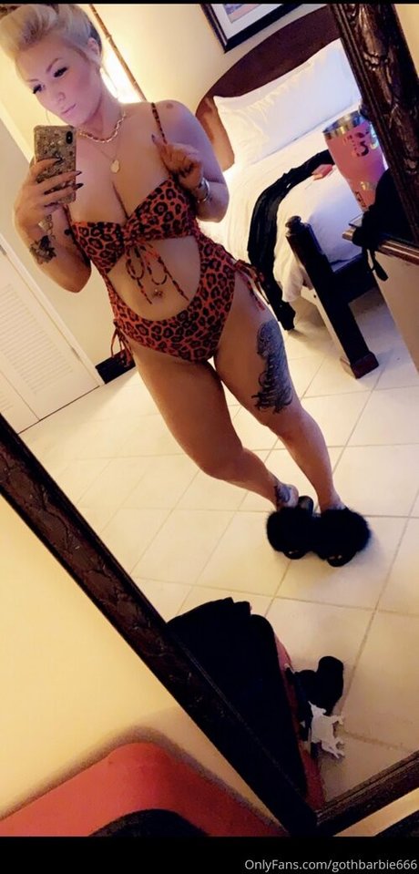 Naken lekkede OnlyFans-bilde av Gothbarbie666