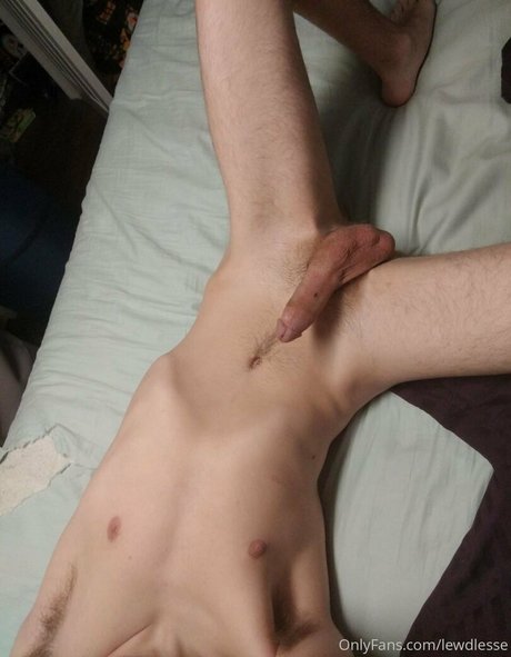 Naken läckt OnlyFans-bild av Lewdlesse