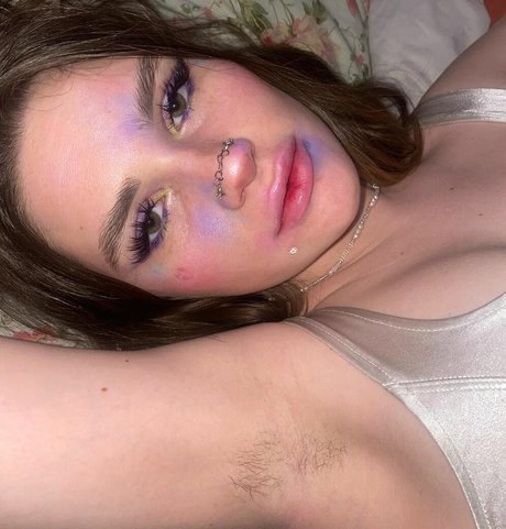 Nahá fotka uniklých OnlyFans od Privetyalelya
