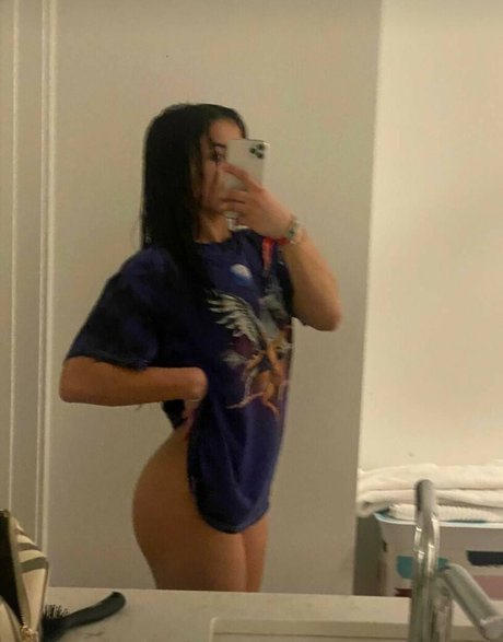 Naken läckt OnlyFans-bild av Iwantujadearoo