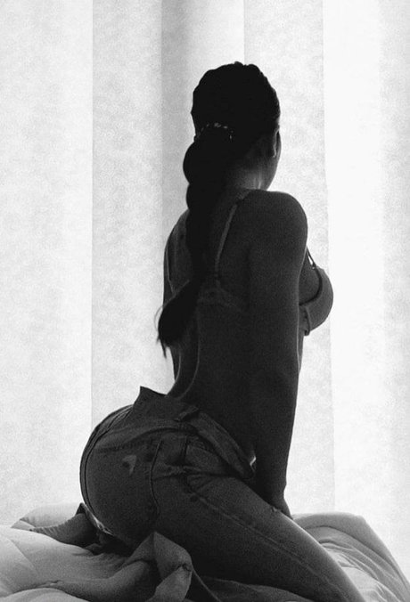 Barbaragambatesa OnlyFansリークヌード写真