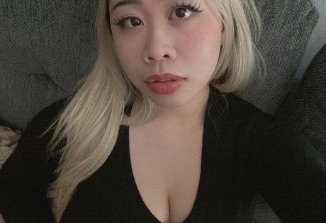 Naken lekkede OnlyFans-bilde av Kiwireii