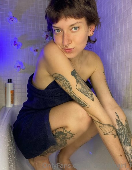 Naken lekkede OnlyFans-bilde av Lalicebbgirll
