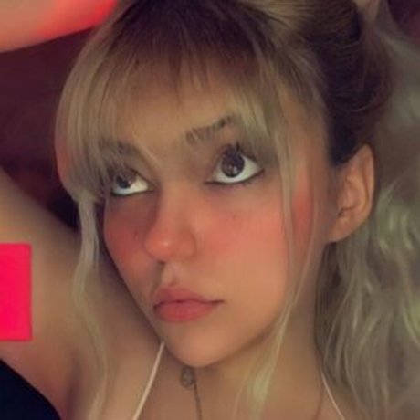Naakte gelekte OnlyFans-foto van Chewy Waifu