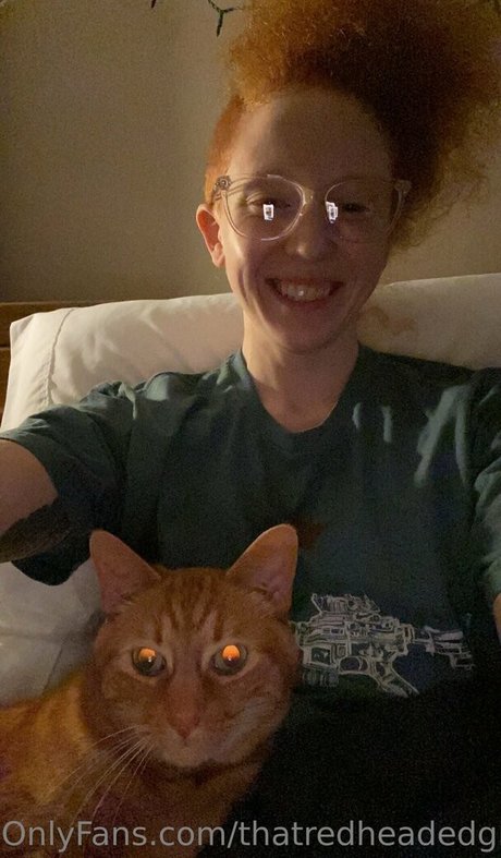 Thatredheadedgirl6
