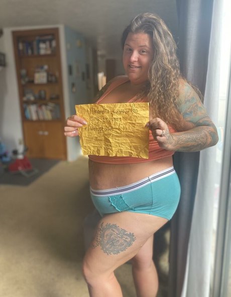 Alasti lekkinud OnlyFans-i pilt Handfulheather