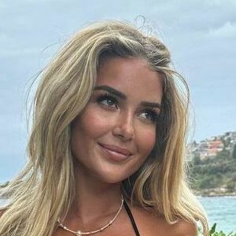 Naken lekkede OnlyFans-bilde av Phoebe Isobel